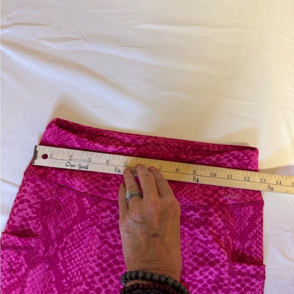 Pink Leggings with Stretchy Comfort and Sleek Design - Picture 9 of 9